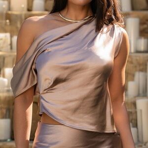 Jluxlabel “Rosi” Asymmetrical Satin Top